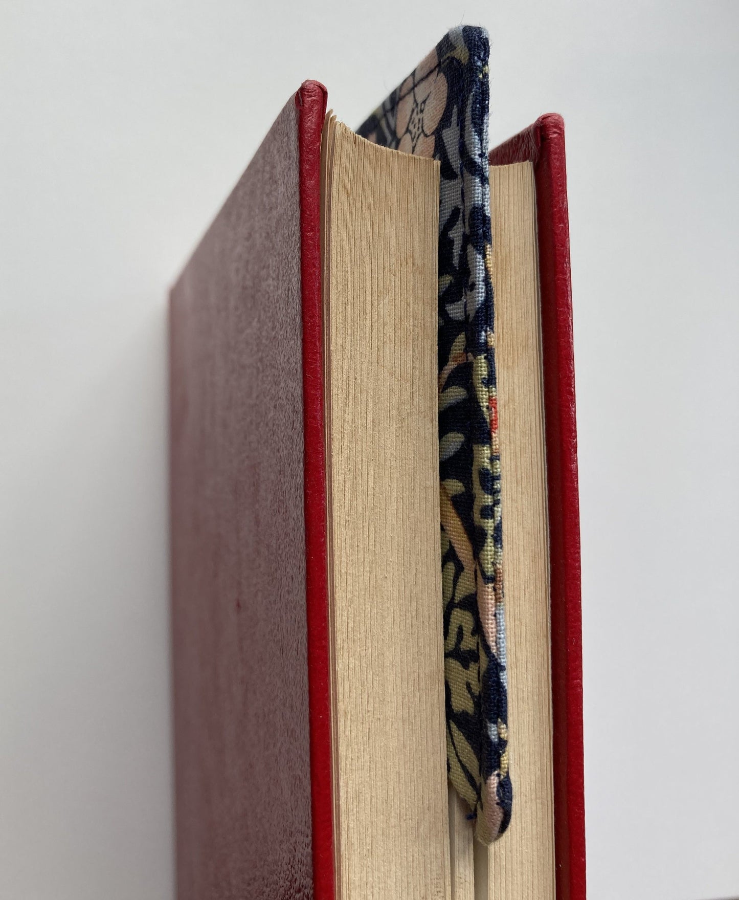 William Morris Bookmark, Strawberry Thief Cotton Fabric Corner Bookmark, Page Marker, Pack of 2